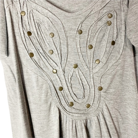 Flats and Heels Gray Studded Embroidered Short Sleeve Shirt Size Large - Picture 4 of 6